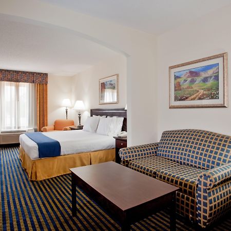 Holiday Inn Express & Suites Chesapeake By Ihg Exterior foto
